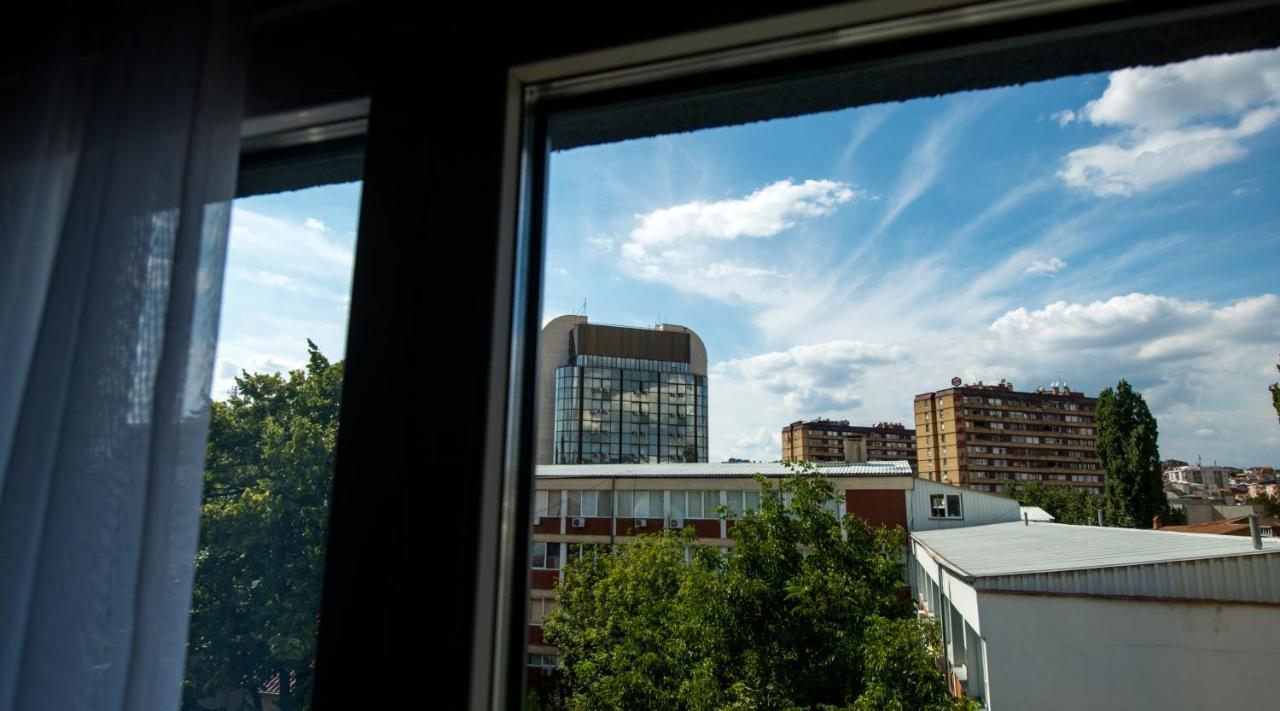 City Inn Приштина Экстерьер фото