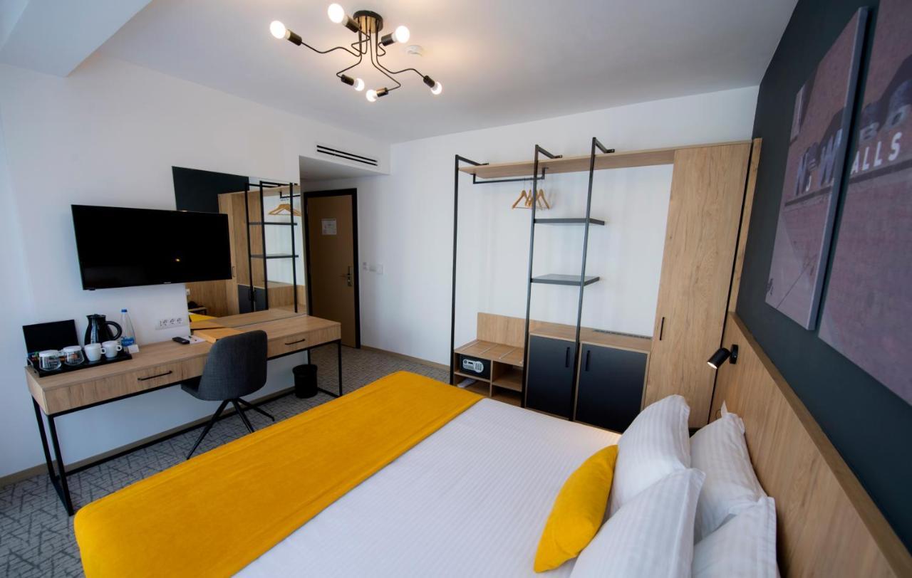City Inn Приштина Экстерьер фото