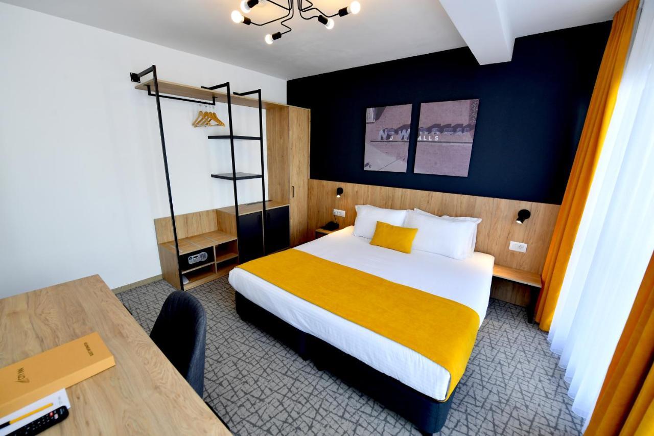 City Inn Приштина Экстерьер фото